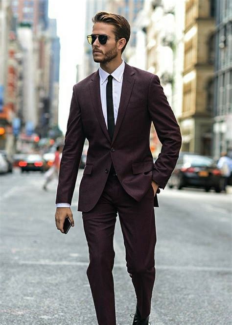 hombre en traje elegante.